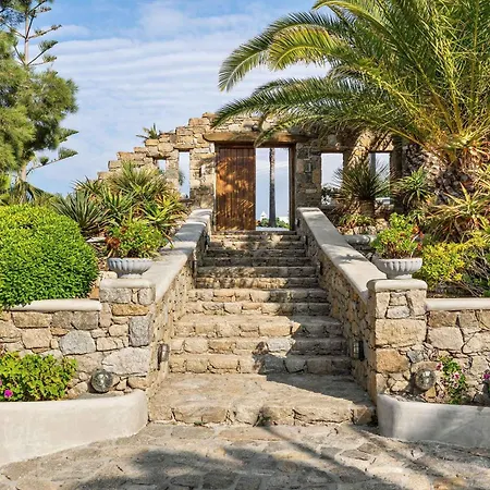 Myker Estate I 8-bdr, Luxury, Seaview, Pool * Plintri