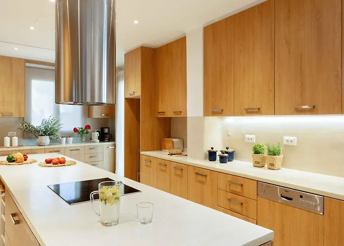 וילה Myker Estate I 8-bdr, Luxury, Seaview, Pool